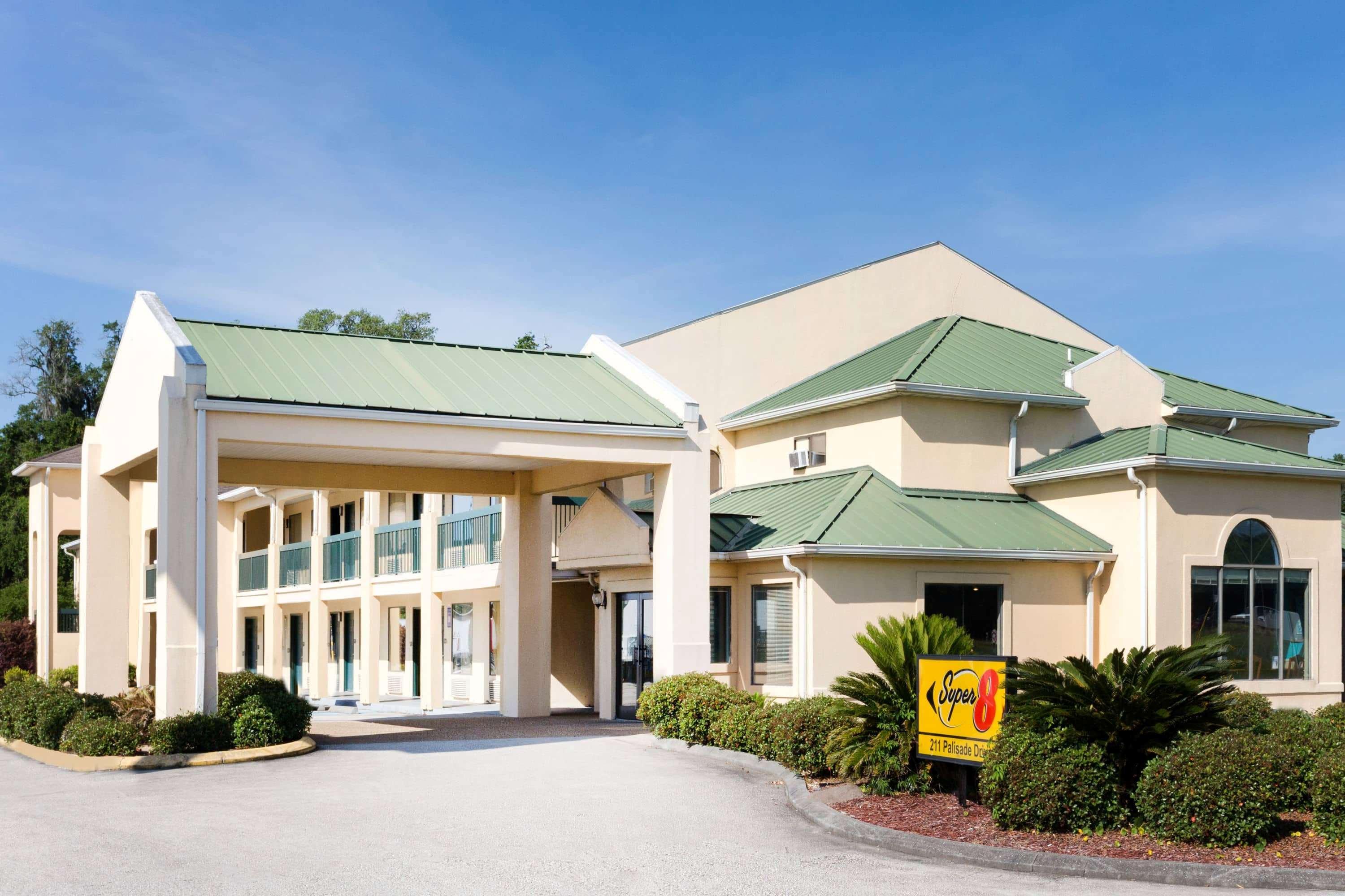 Super 8 By Wyndham Brunswick South I-95 Motel Exterior foto